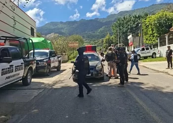 Continúan operativos de la SMyT para fortalecerseguridad vial y garantizar calidad en el servicio