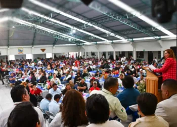 Reconocen liderazgo y compromiso de Fabiola Ricci en el 28 aniversario del SUTRAM