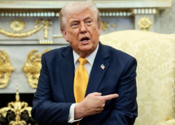 Trump tacha de “cobardes” a los aliados de la OTAN por Irán