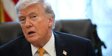 Trump critica falta de apoyo para proteger petroleros en Ormuz en plena guerra con Irán