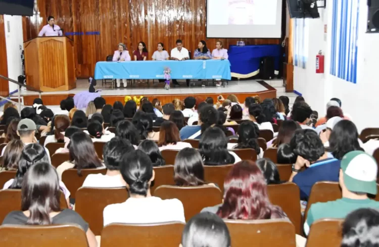 Realizó UNACH conversatorio: “Liderazgo femenino en la educación superior”