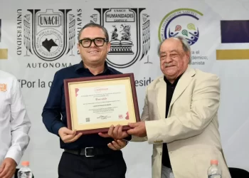 Entregan segunda acreditación nacional a la Licenciatura en Filosofía de la UNACH