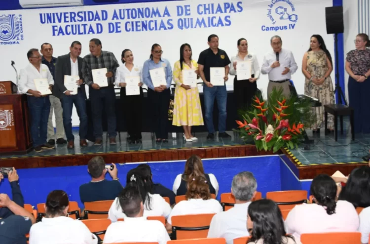 Entregan reconocimientos a docentes de la UNACH que se suman al modelo Educativo Humanista Intercultural