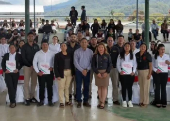 CECyT 43 La Laguna realiza primera entrega de títulos a egresados