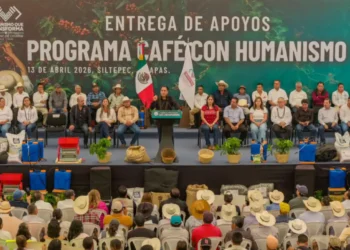 Eduardo Ramírez lleva apoyos del programa Café con Humanismo a cafeticultores de la Sierra