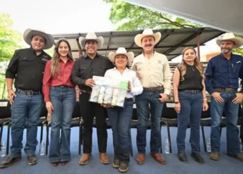 Eduardo Ramírez encabeza arranque de campaña preventiva contra el gusano barrenador en Chiapas