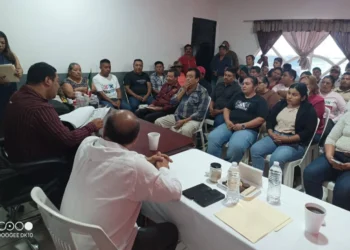 En Amatán, FGE asiste a reunión con representantes de establecimientos con venta de alcohol