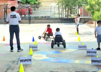Fiscalía de Distrito Metropolitano brinda pláticas de prevención a centros escolares de nivel básico