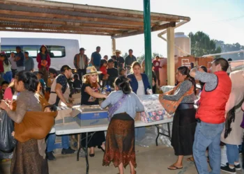 Entrega de despensas fortalece el apoyo alimentario en comunidades de San Cristóbal