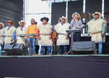 Fabiola Ricci fortalece cercanía con comunidades durante festividades en el Ejido Los Llanos