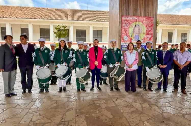 Encabeza Ayuntamiento de San Cristóbal homenaje cívico 