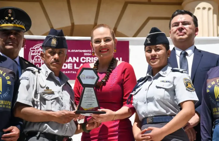 Reconocen talento juvenil en San Cristóbal con el Premio Municipal de la Juventud 2026