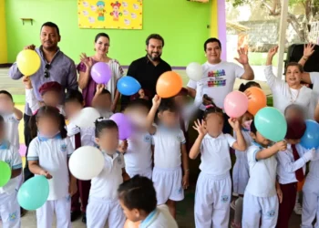 Sean valientes. No le tengan miedo a la oscuridad: secretario de Educación