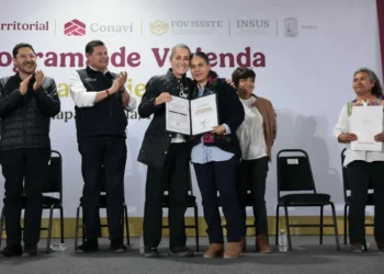 Presidenta entregó escrituras, viviendas e inauguró una universidad y el Primer Polo de Bienestar