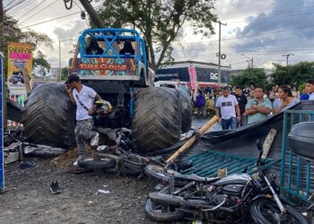 “Tragedia inexplicable”: accidente en show automovilístico en Colombia deja tres muertos