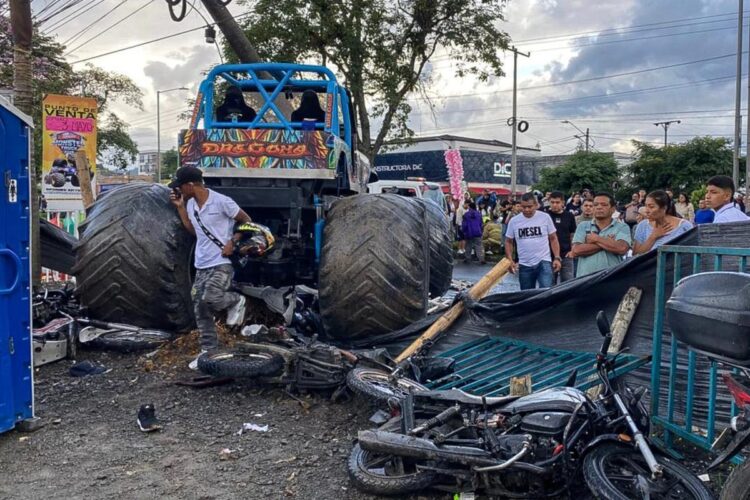 “Tragedia inexplicable”: accidente en show automovilístico en Colombia deja tres muertos