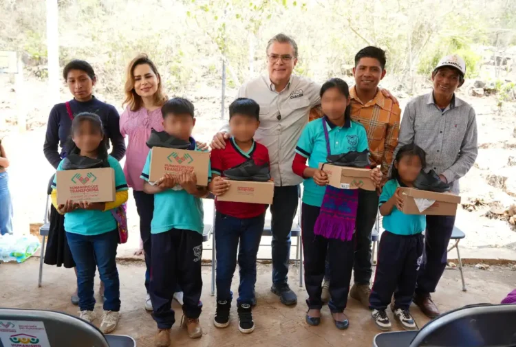 Paco Chacón lleva el programa “A Paso Firme” a niñas y niños de Tierra Colorada