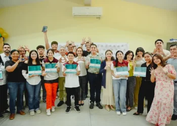 Presentan primer círculo de alfabetización para personas sordas en Chiapas