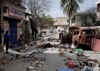 Hospitales evacuados y médicos suspenden servicios por choque de  bandas en Haití