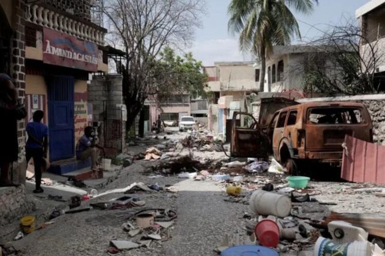 Hospitales evacuados y médicos suspenden servicios por choque de  bandas en Haití