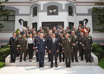 Eduardo Ramírez diserta conferencia magistral a invitación del secretario de la Defensa Nacional