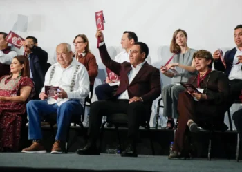 Eduardo Ramírez refrenda compromiso con la unidad en el Congreso Nacional de Morena