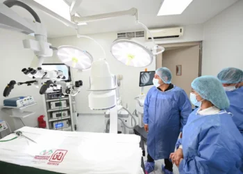 Eduardo Ramírez recorre Hospital Vida Mejor y constata atención a pacientes