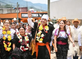Eduardo Ramírez Aguilar refrenda compromiso con el bienestar de Rincón Chamula y Rayón