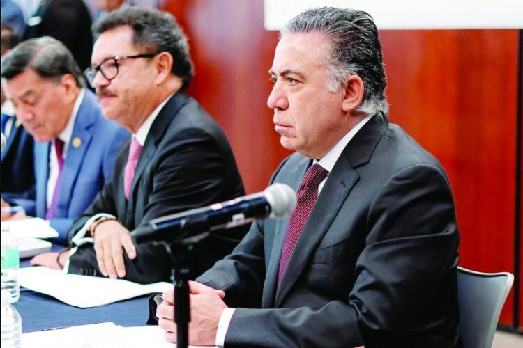 Inzunza niega entrega a EU; se defenderá solo; rechaza imputaciones “mendaces”