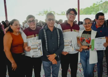 Reconocen a estudiantes del Cecytech campeones nacionales de Hackathon 2026