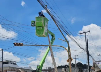 Alumbrado Público fortalece mantenimiento e instalación de luminarias en San Cristóbal