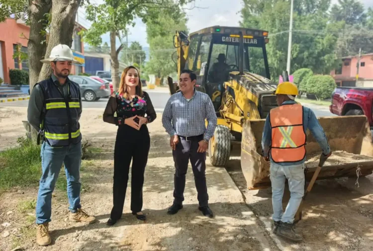 Inician trabajos de bacheo en el Periférico Poniente 