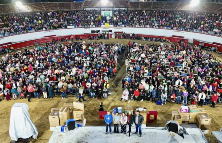 Más de 6 mil madres celebran su día junto al Ayuntamiento y DIF Municipal