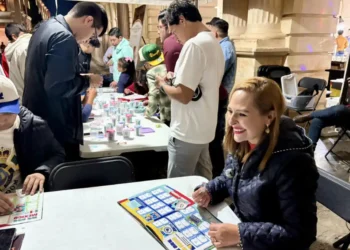 Realizan exitoso intercambio de estampas del Mundial en SCLC