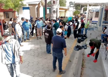 Jornada de limpieza en panteón municipal con participación estudiantil y ciudadana