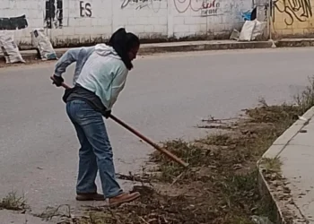 Refuerzan limpieza y desazolve en colonia La Isla ante temporada de lluvias
