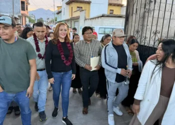 Alcaldesa refrenda compromiso con colonias y anuncia obras prioritarias en Primero de Enero
