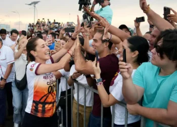 Inauguración histórica del puente Nichupté, becas y restitución de tierras: Presidenta 