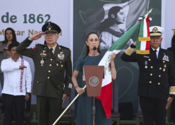 Ninguna potencia extranjera nos va a decir cómo gobernar: Presidenta