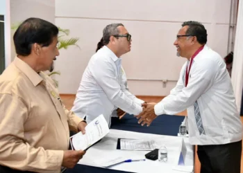 Reconoce UNACH a docentes con más de 25 años de servicio 