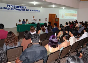 Expertos en frutos tropicales participaron en el Seminario de Investigación del Instituto de Biociencias de la UNACH