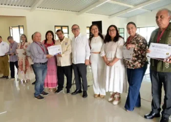 Reconocen trayectoria de docentes de los Campus Tapachula y Comitán de la UNACH