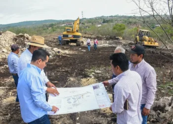 Recorrido de supervisión en la construcción de la UNACH y Unicach en Berriozábal 
