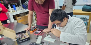 Estudiantes y un docente del Cobach destacan en proyecto científico mundial