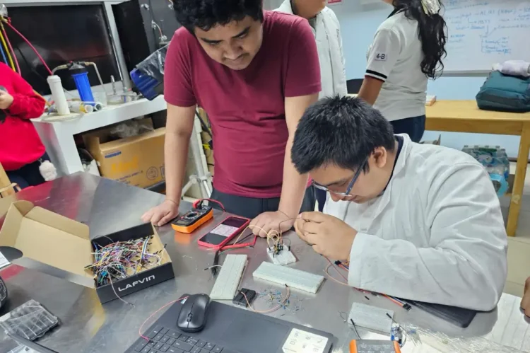 Estudiantes y un docente del Cobach destacan en proyecto científico mundial