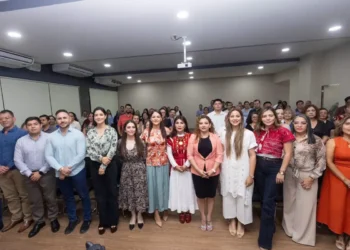 Imparten conferencia “Prevención y erradicación  de  la violencia” a personal del Congreso