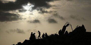 Estados Unidos acelera envío de ayuda a Venezuela mientras la cifra de muertos supera mil 700