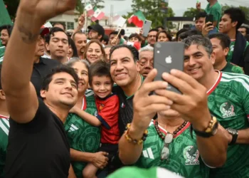 Festeja ERA con afición chiapaneca el triunfo de México en el Mundial