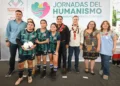 Eduardo Ramírez acerca programas y servicios a familias mediante las Jornadas del Humanismo