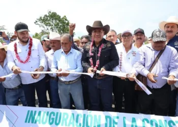 Eduardo Ramírez lleva apoyos productivos y obras prioritarias a La Concordia y Villa Corzo